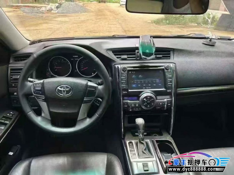 14年丰田锐志轿车抵押车出售