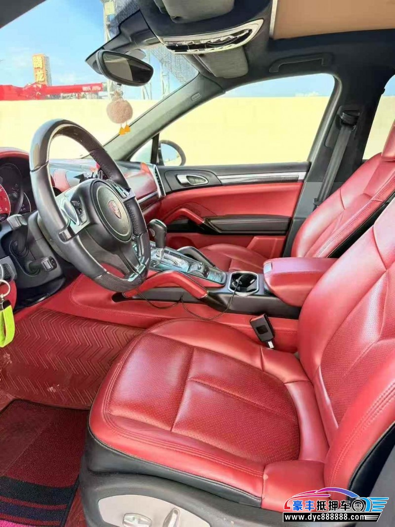 13年保时捷卡宴轿车抵押车出售