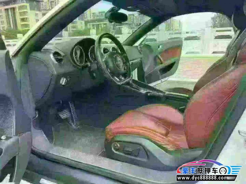 13年奥迪TT轿车抵押车出售