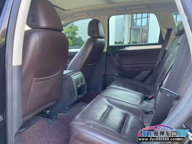 17年大众途锐轿车抵押车出售