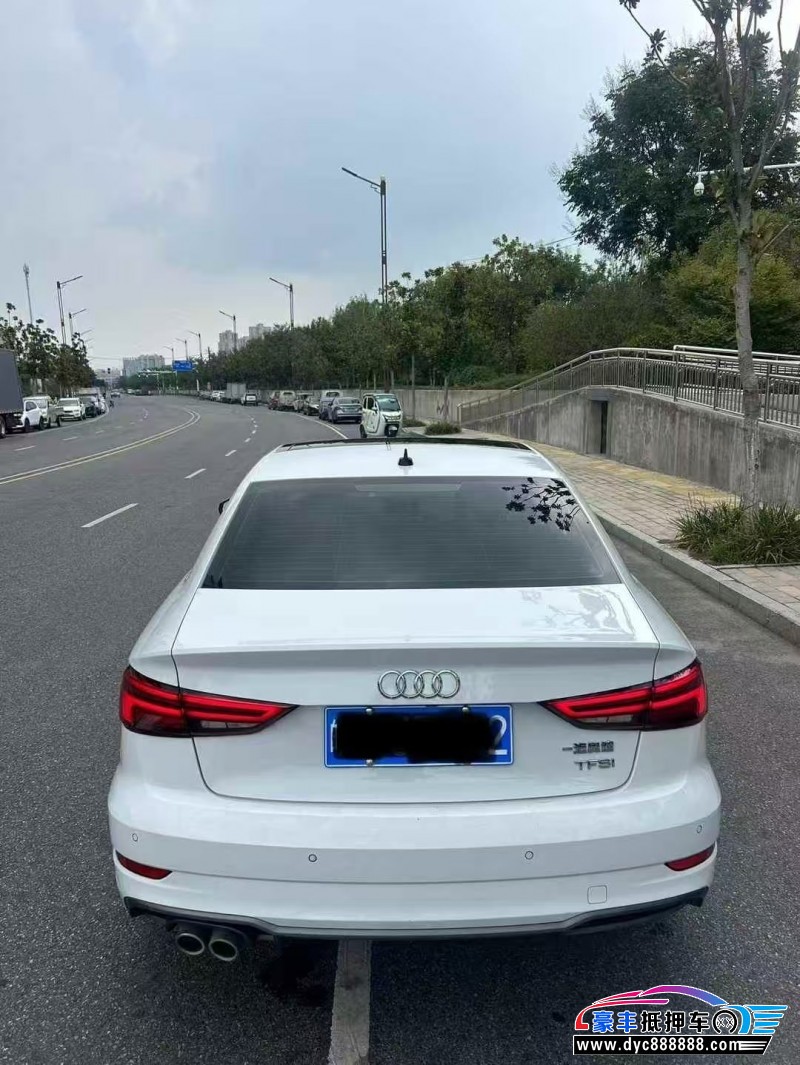 20年奥迪A3轿车抵押车出售