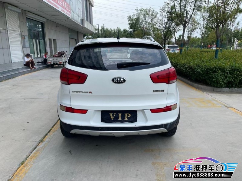 16年起亚智跑轿车抵押车出售