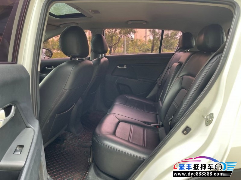 16年起亚智跑轿车抵押车出售