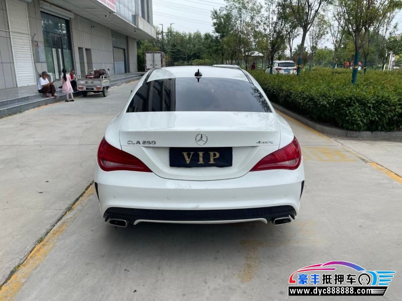 15年奔驰GLA轿车抵押车出售