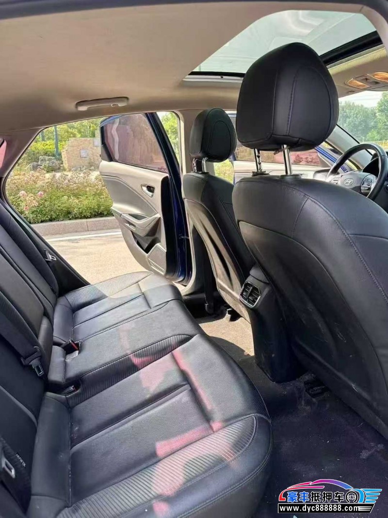 20年现代菲斯塔轿车抵押车出售