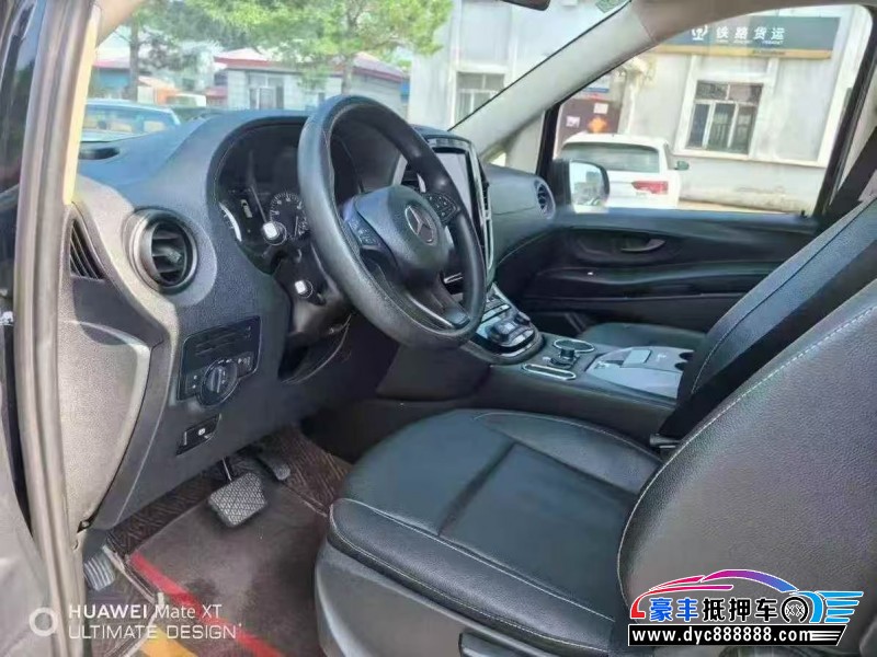 19年奔驰威霆轿车抵押车出售