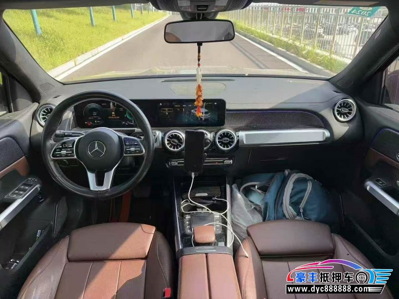 22年奔驰GLB轿车抵押车出售