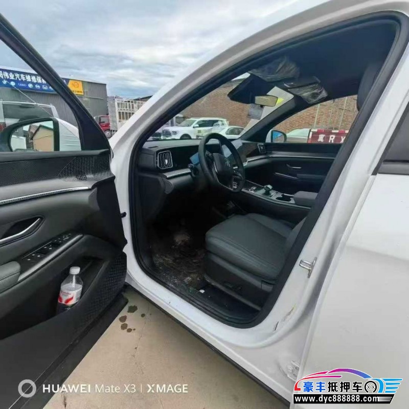 25年比亚迪宋轿车抵押车出售