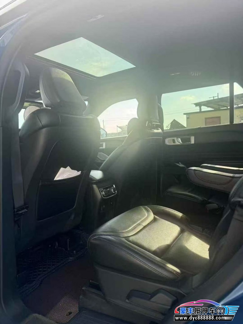 20年福特探险者轿车抵押车出售