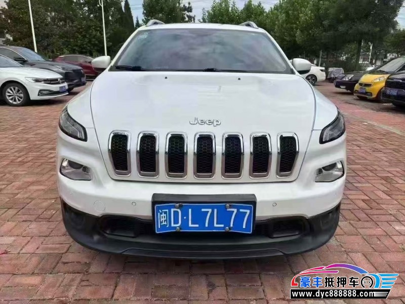 17年Jeep自由光轿车抵押车出售