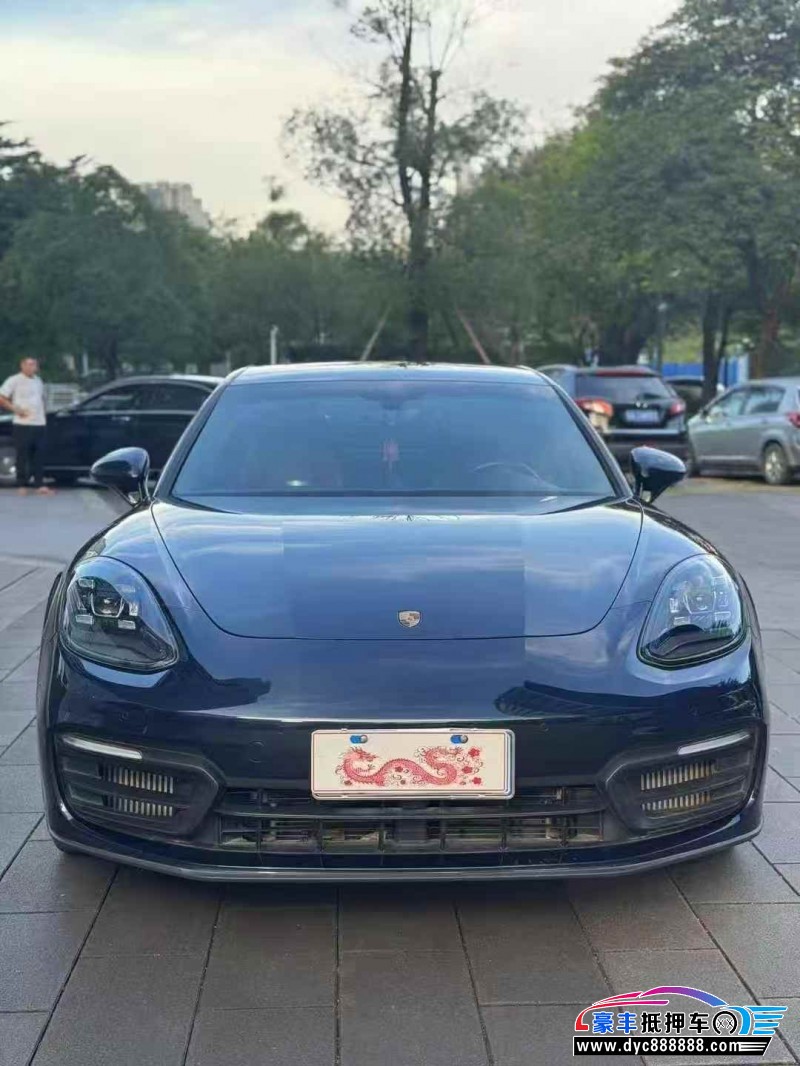 抵押车出售22年保时捷帕纳梅拉轿车