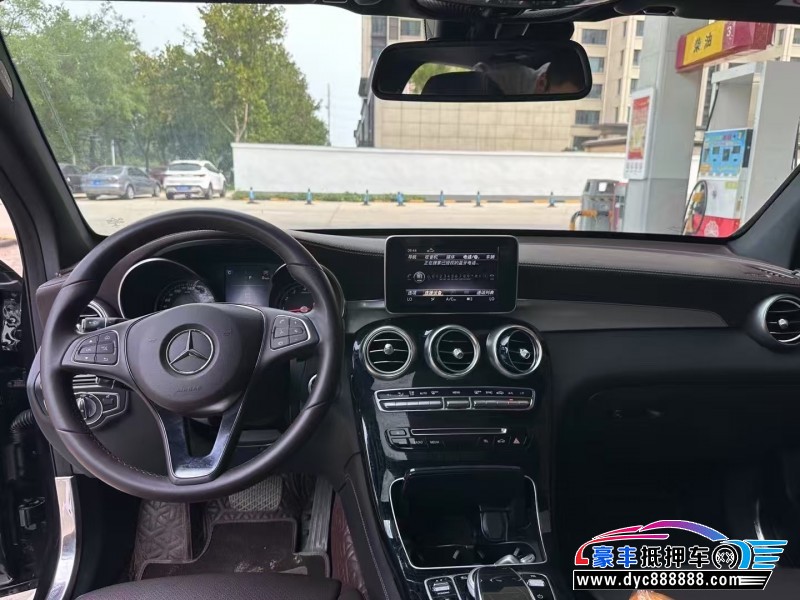 19年奔驰GLC轿车抵押车出售