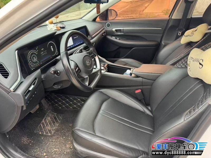 21年现代索纳塔轿车抵押车出售