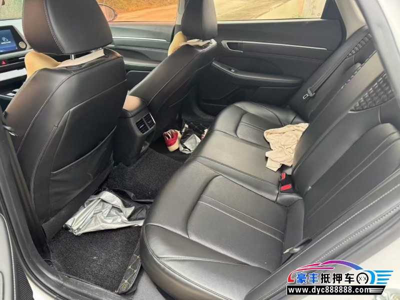 21年现代索纳塔轿车抵押车出售