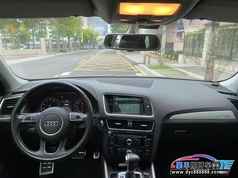 17年奥迪Q5轿车抵押车出售