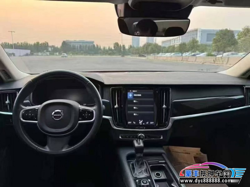 18年沃尔沃S90轿车抵押车出售