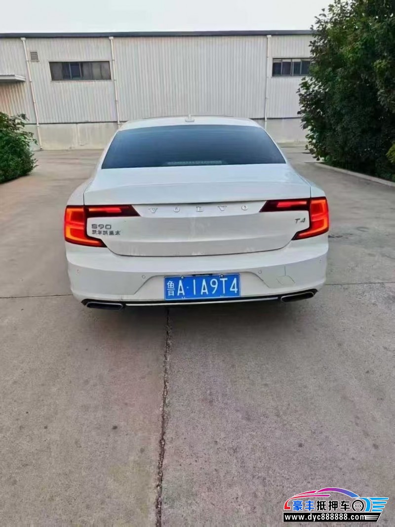 18年沃尔沃S90轿车抵押车出售
