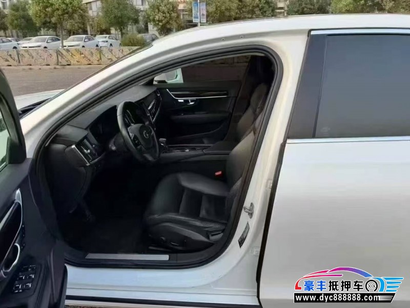 18年沃尔沃S90轿车抵押车出售