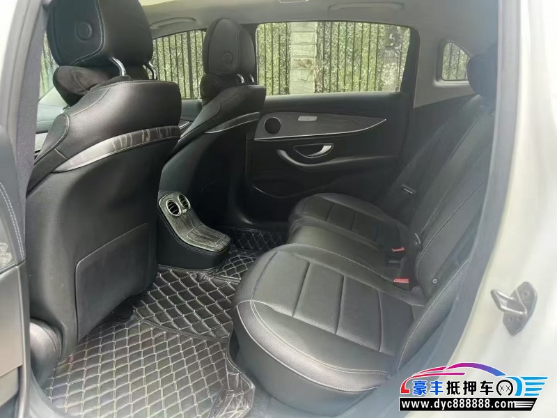 22年奔驰E轿车抵押车出售