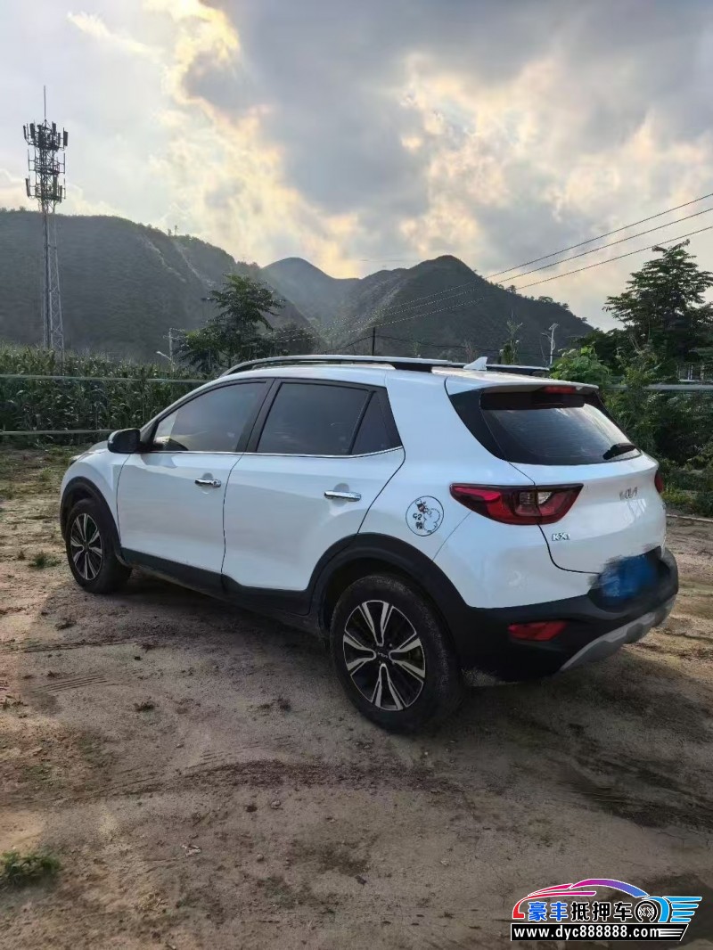 22年起亚KX1轿车抵押车出售