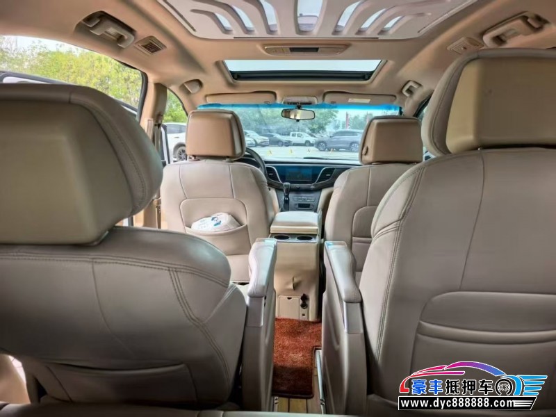 17年别克GL8轿车抵押车出售