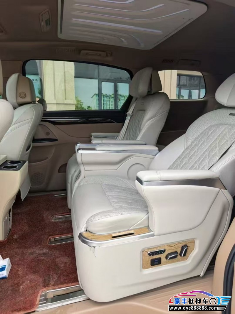 17年别克GL8轿车抵押车出售