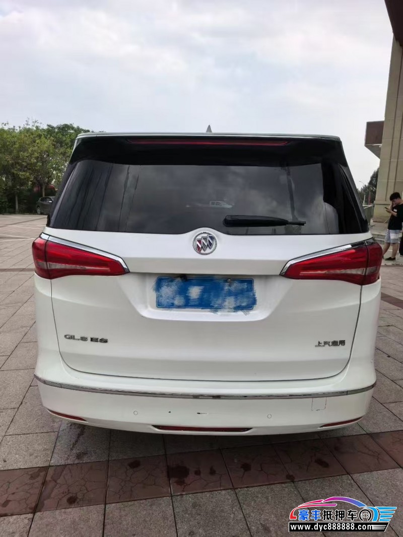 17年别克GL8轿车抵押车出售