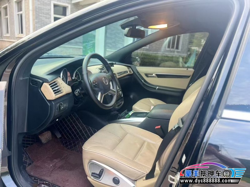 16年奔驰R轿车抵押车出售