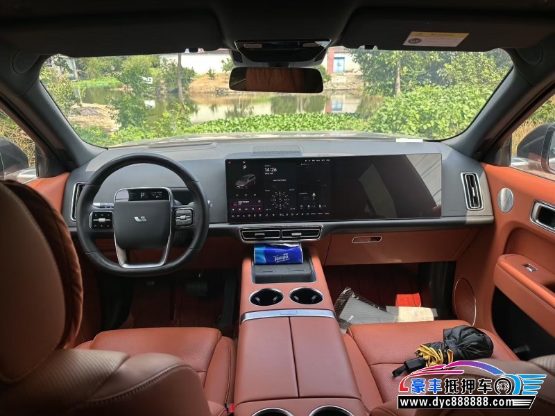 23年理想L9轿车抵押车出售