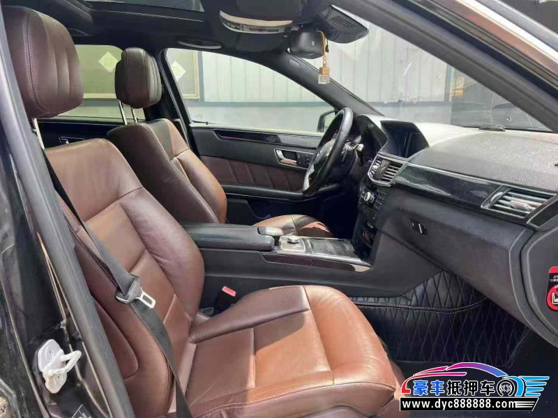 13年奔驰E轿车抵押车出售