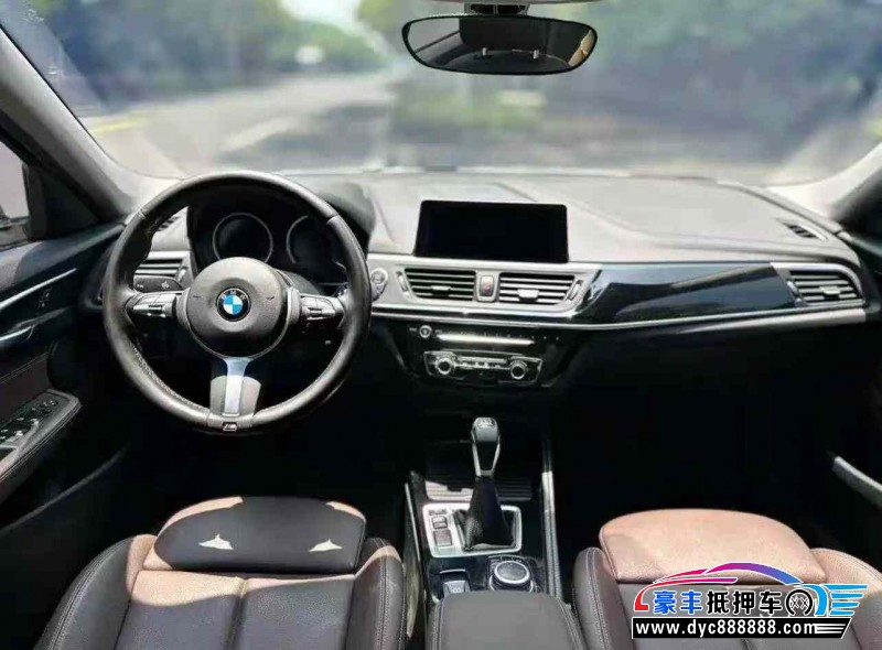 19年宝马1系轿车抵押车出售