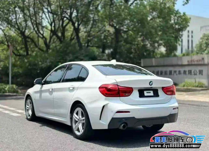 19年宝马1系轿车抵押车出售