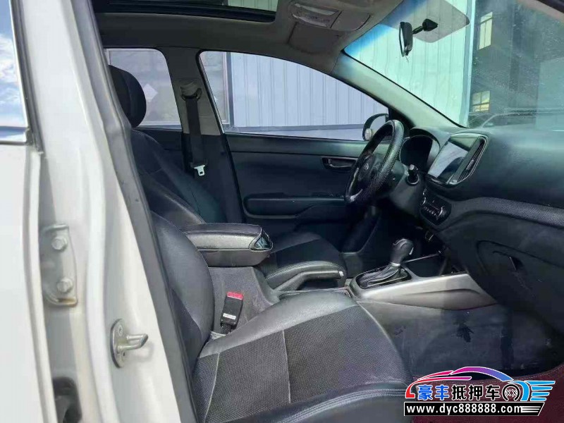 17年起亚KX3轿车抵押车出售