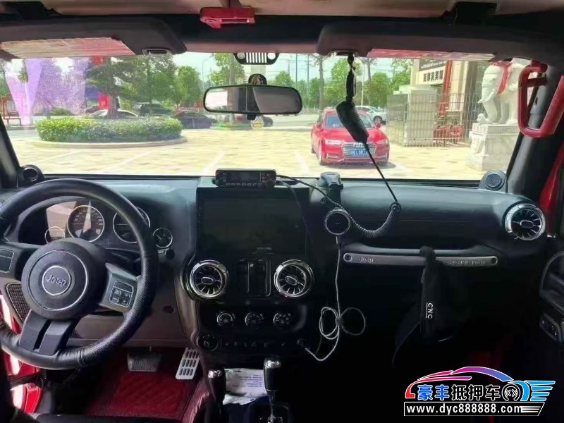 12年Jeep牧马人轿车抵押车出售