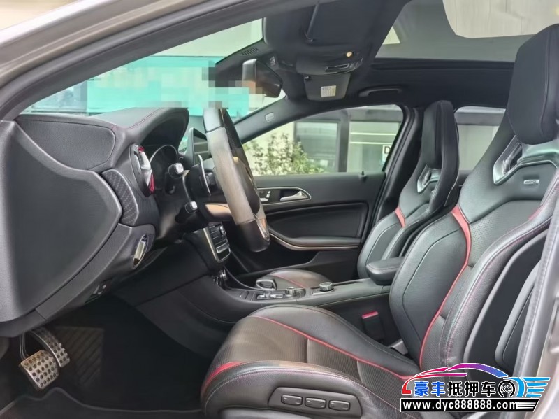 17年奔驰A轿车抵押车出售