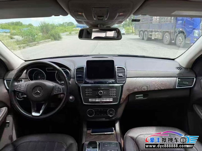 17年奔驰GLE轿车抵押车出售