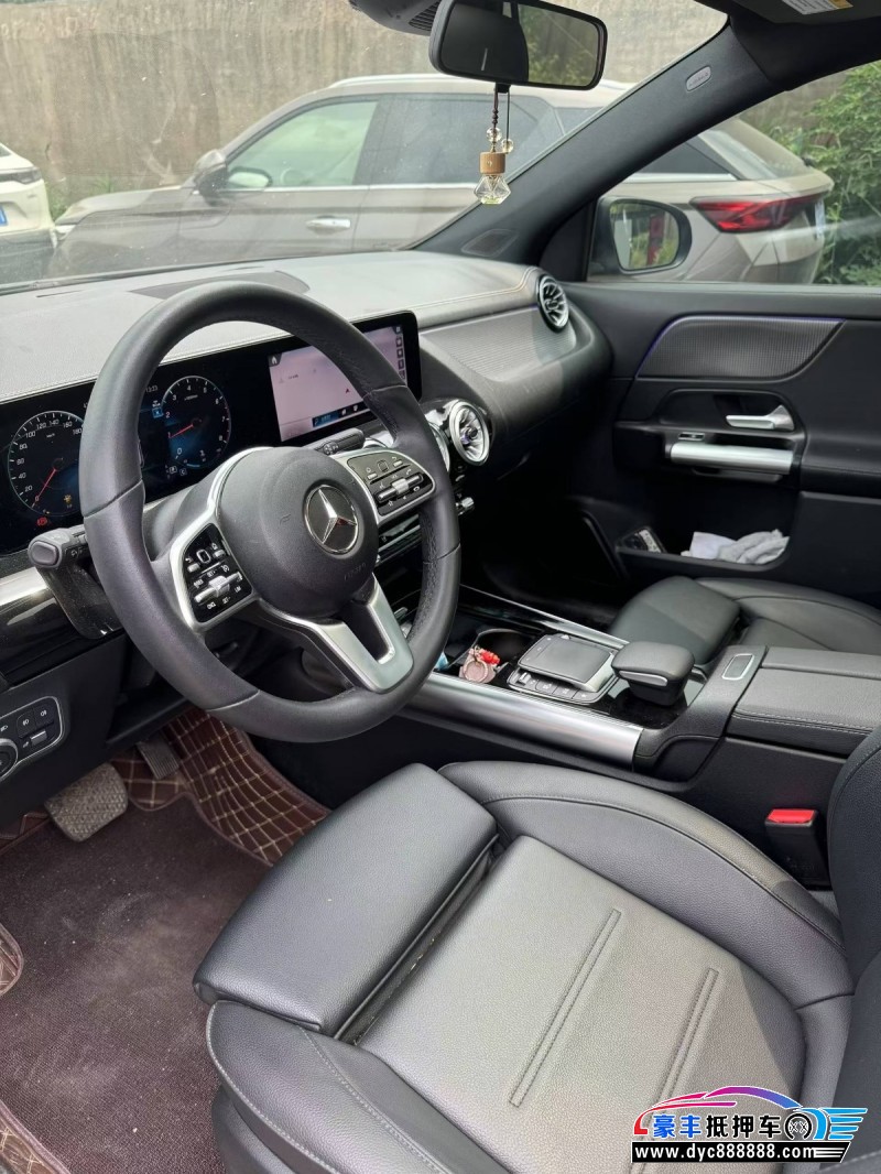 22年奔驰GLA轿车抵押车出售
