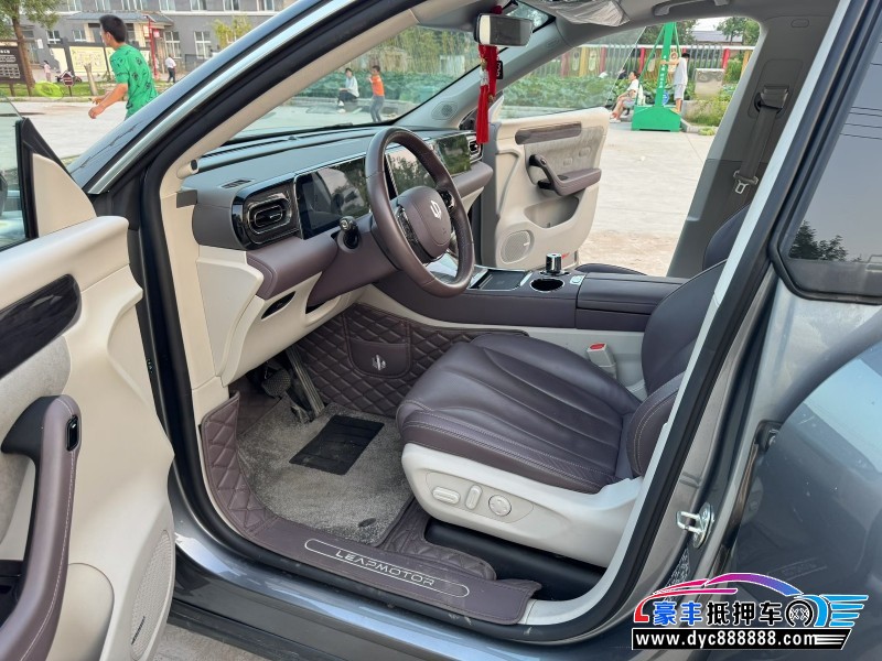 22年零跑C11轿车抵押车出售