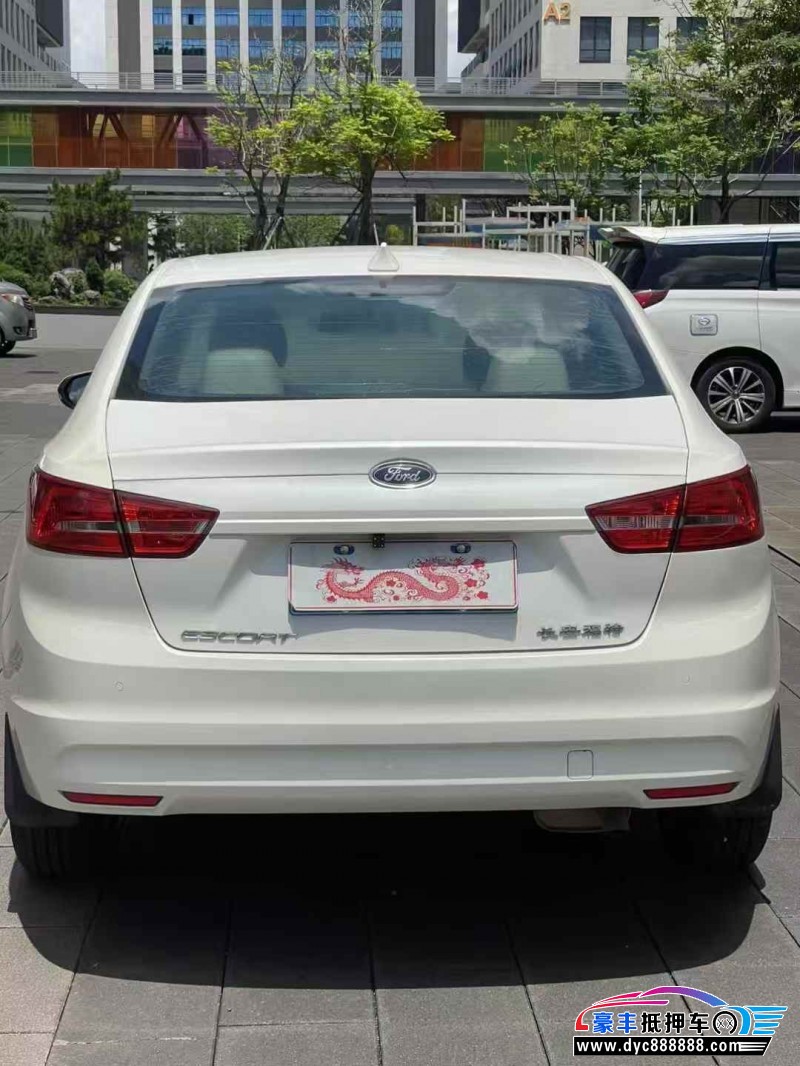 16年福特福睿斯轿车抵押车出售