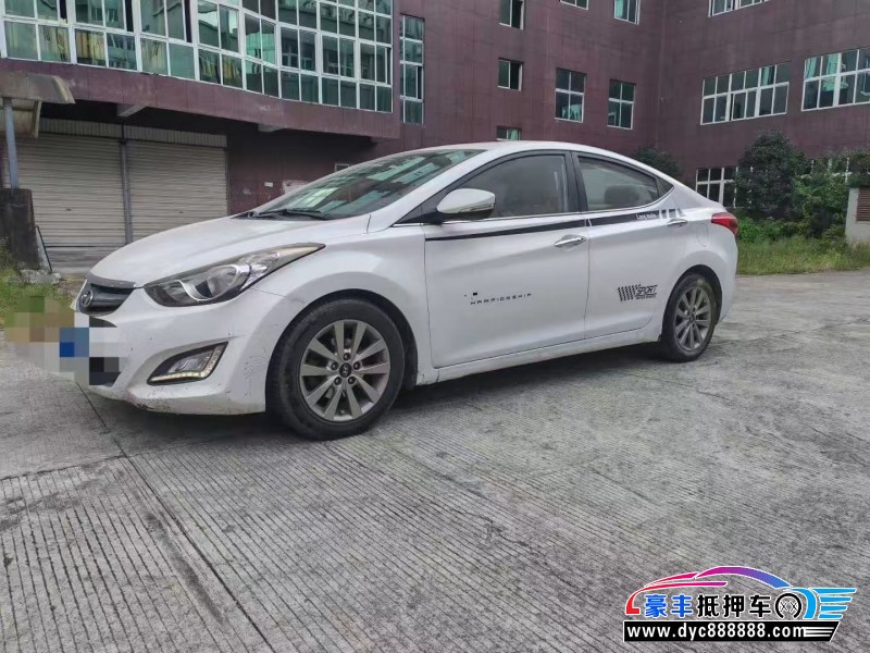 15年现代朗动轿车抵押车出售