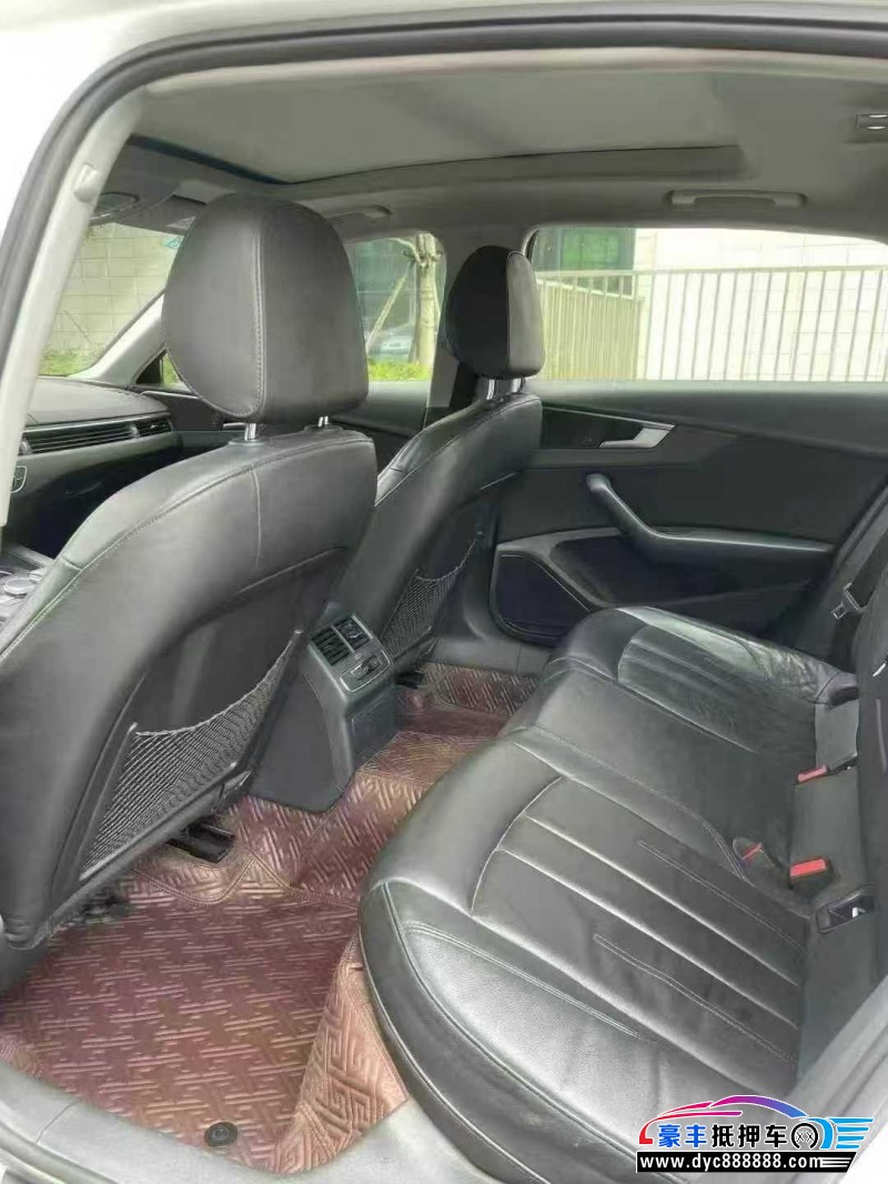 17年奥迪A4L轿车抵押车出售