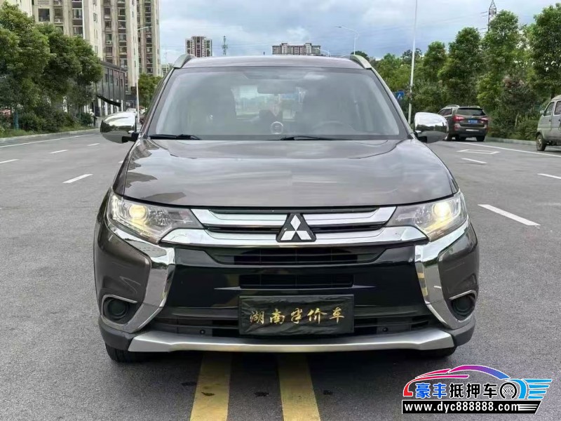 16年三菱欧蓝德SUV