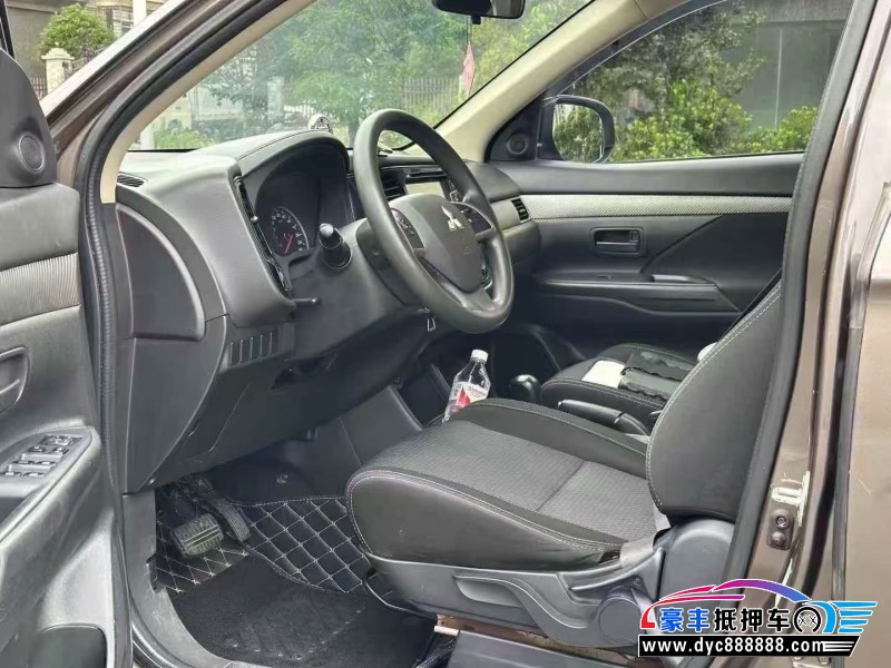 16年三菱欧蓝德SUV抵押车出售