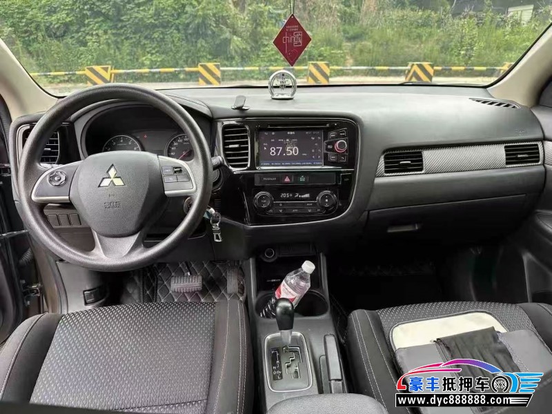 16年三菱欧蓝德SUV抵押车出售