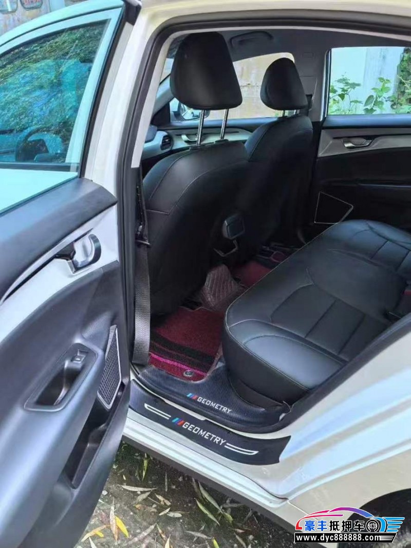 24年吉利几何轿车抵押车出售