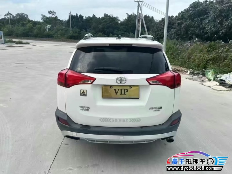 14年丰田RAV4轿车抵押车出售