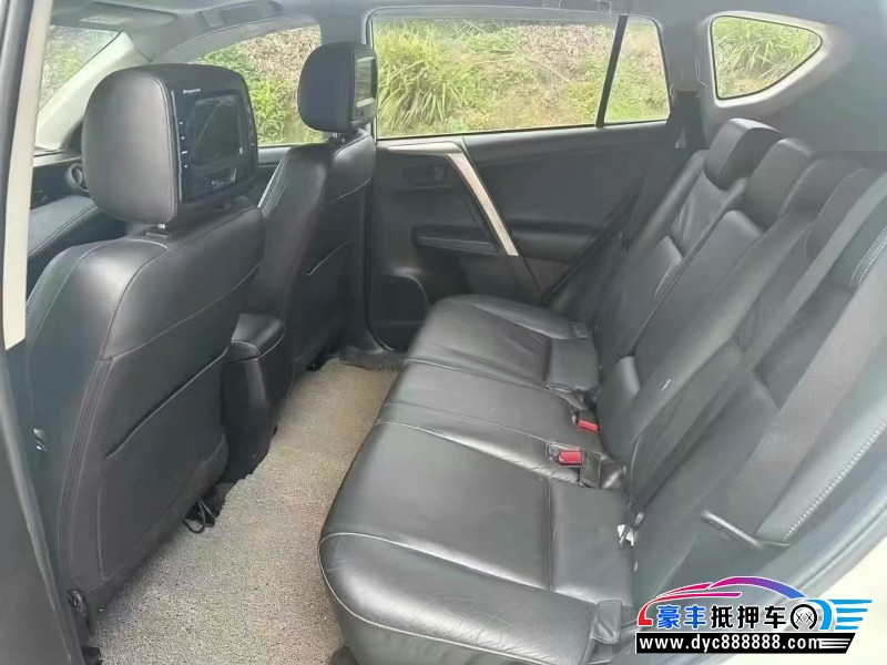 14年丰田RAV4轿车抵押车出售