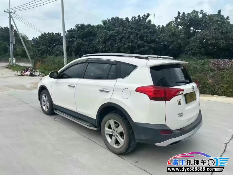 14年丰田RAV4轿车抵押车出售