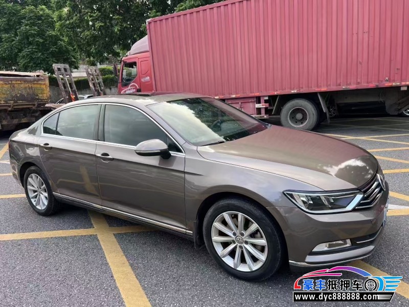 16年大众迈腾轿车抵押车出售