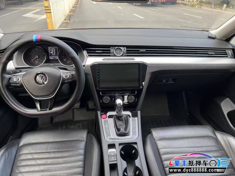 16年大众迈腾轿车抵押车出售